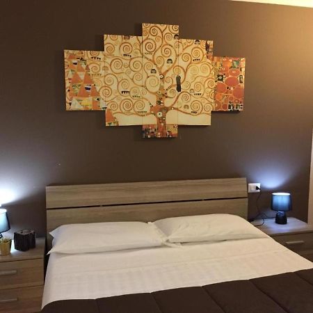 Ded 2 Only Sleep Bagno Privato Διαμέρισμα Πάρμα Εξωτερικό φωτογραφία