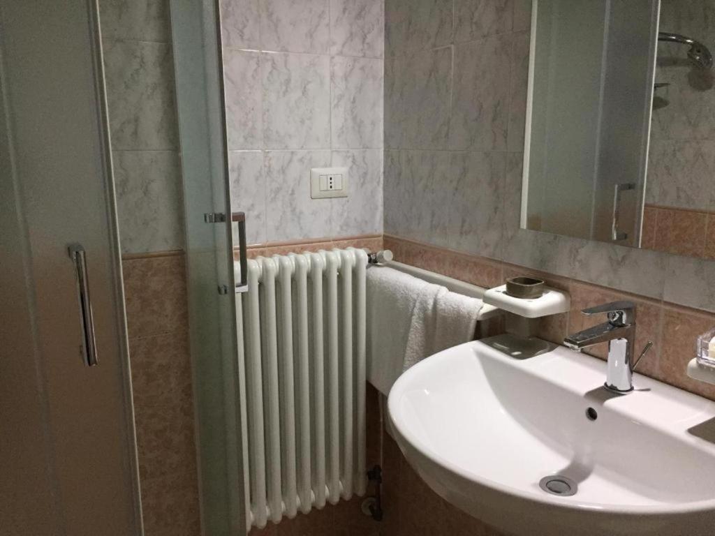 Ded 2 Only Sleep Bagno Privato Διαμέρισμα Πάρμα Εξωτερικό φωτογραφία